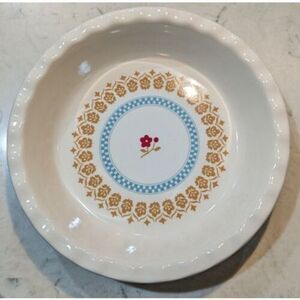 General Store by Gibson Home General Store Hollydale 10in Scalloped Pie Dish